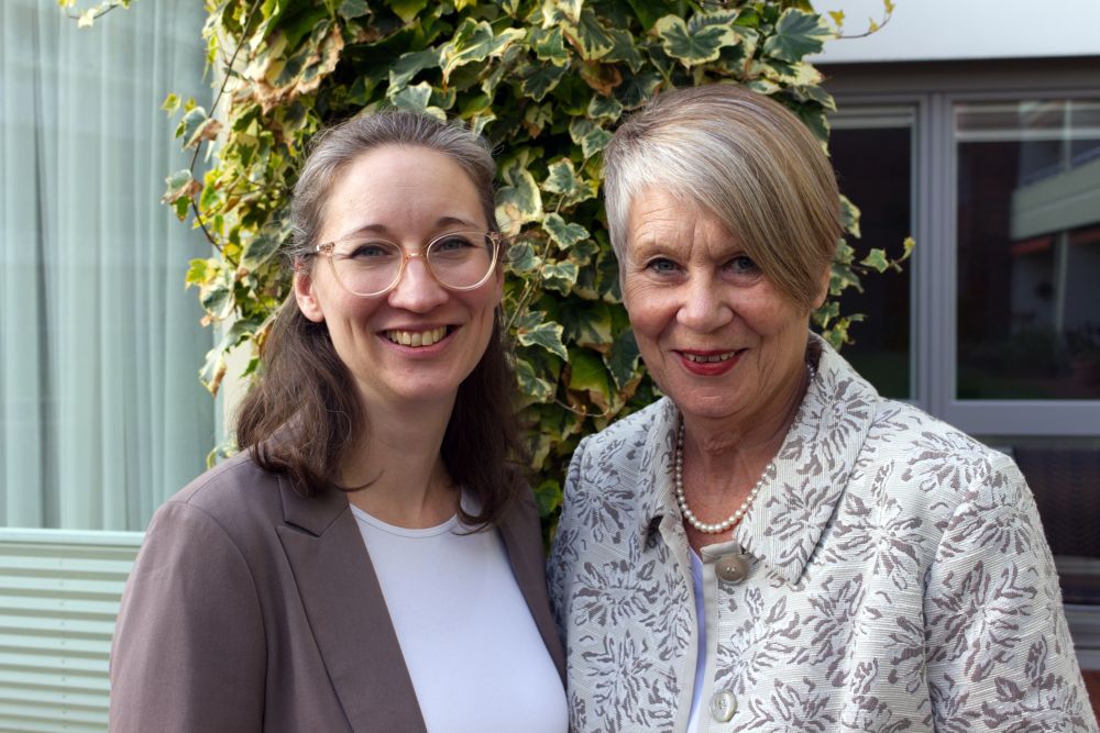 Was Herbst-Zeitlos mitbringt, hier mit Geschäftsführerin Janka Fleshman, ist Zeit – für alte Menschen, psychiatrisch erkrankte Menschen oder Kinder mit Beeinträchtigungen. Foto: Sven Fleshman